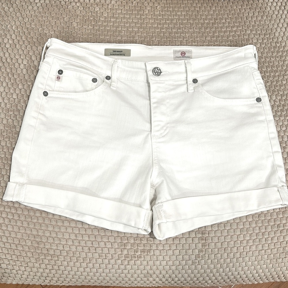 AG women’s white denim short, size 28
